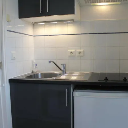 Apartment La Rochelle, 1 Piece, 2 Personnes - Fr-1-246-76